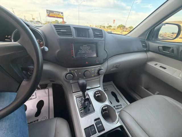 2011 Toyota Highlander Base