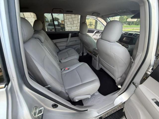 2011 Toyota Highlander Base