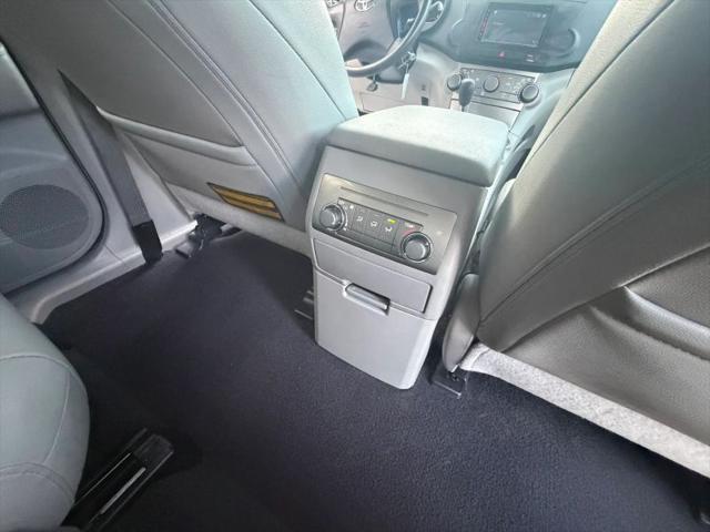 2011 Toyota Highlander Base