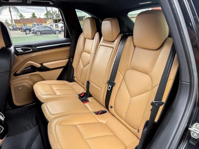 2016 Porsche Cayenne Base