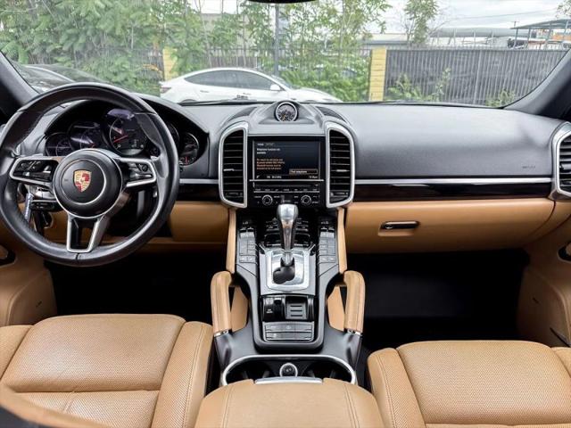 2016 Porsche Cayenne Base
