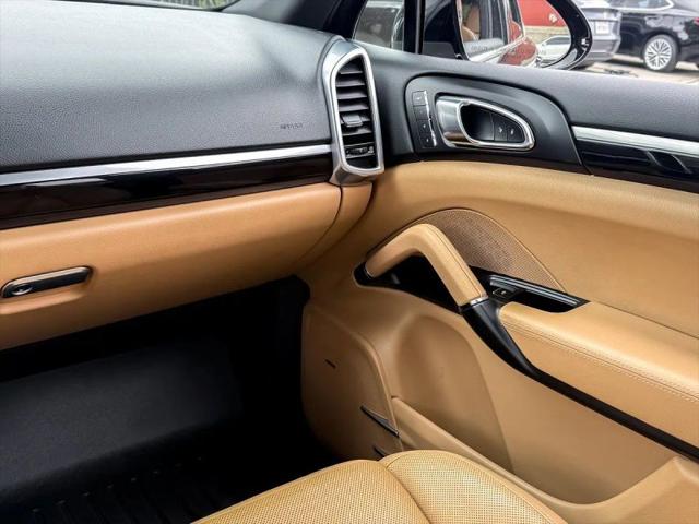 2016 Porsche Cayenne Base