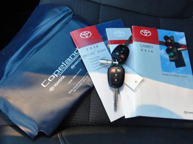 2016 Toyota Camry SE