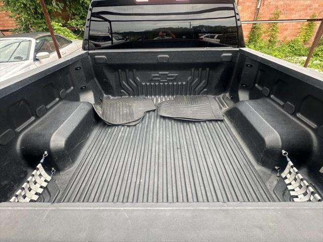 2020 Chevrolet Silverado 1500 2WD Crew Cab Short Bed Custom
