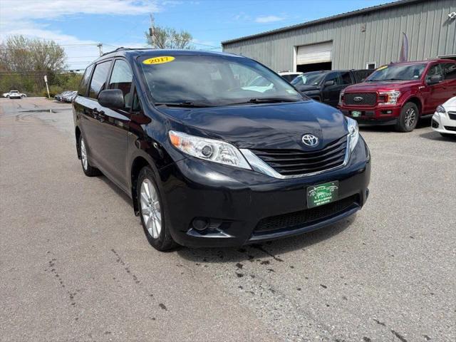 2017 Toyota Sienna LE 7 Passenger