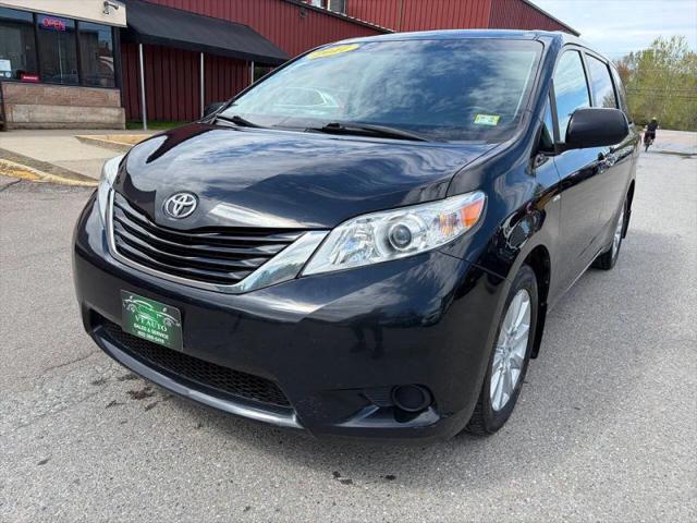 2017 Toyota Sienna LE 7 Passenger