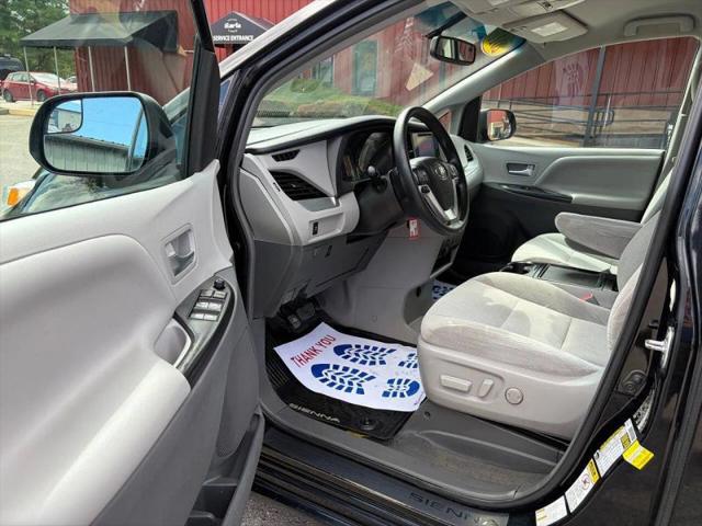 2017 Toyota Sienna LE 7 Passenger