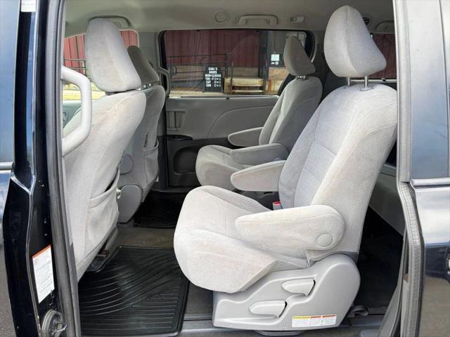 2017 Toyota Sienna LE 7 Passenger