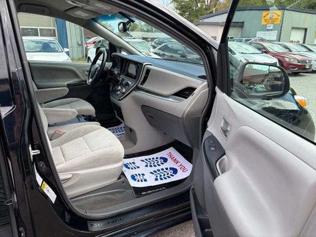 2017 Toyota Sienna LE 7 Passenger