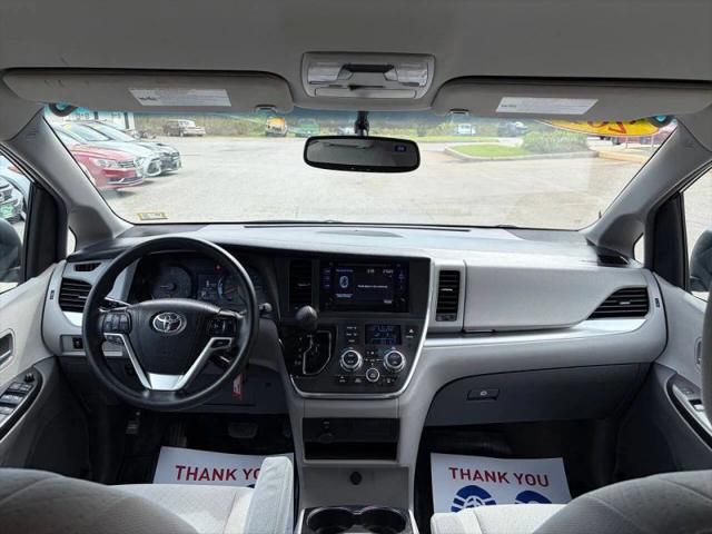 2017 Toyota Sienna LE 7 Passenger