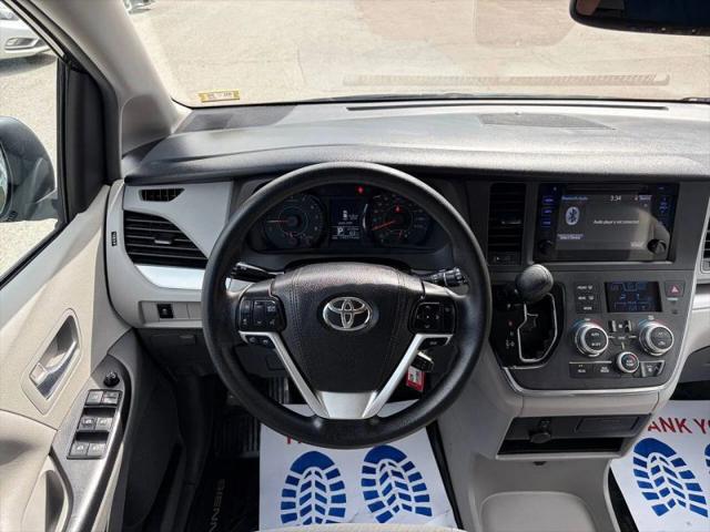 2017 Toyota Sienna LE 7 Passenger