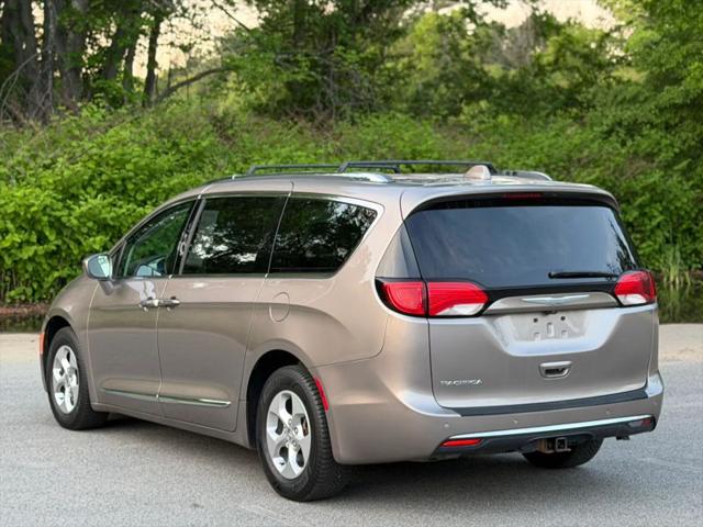 2017 Chrysler Pacifica Touring-L Plus
