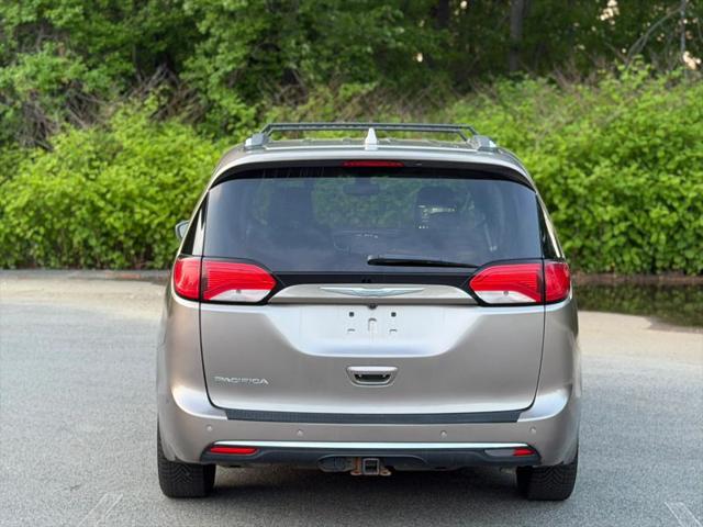 2017 Chrysler Pacifica Touring-L Plus