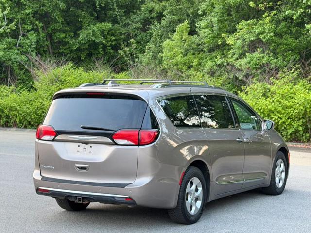 2017 Chrysler Pacifica Touring-L Plus
