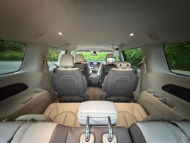 2017 Chrysler Pacifica Touring-L Plus