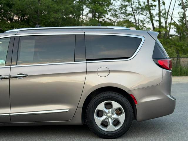 2017 Chrysler Pacifica Touring-L Plus