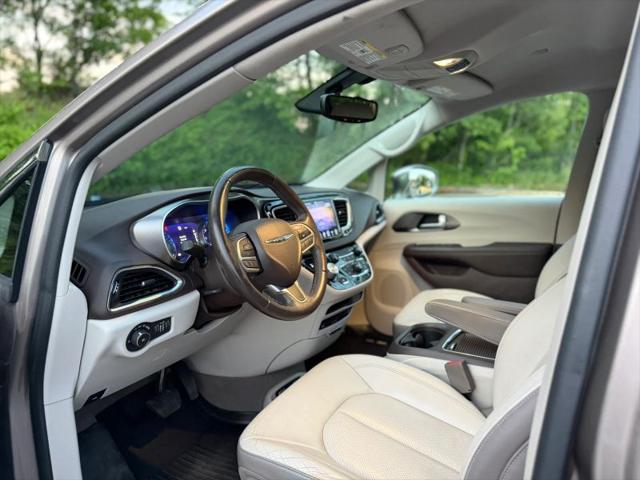 2017 Chrysler Pacifica Touring-L Plus
