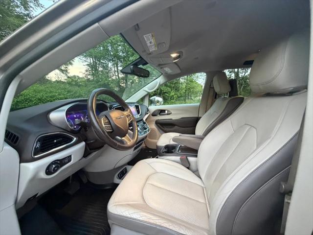 2017 Chrysler Pacifica Touring-L Plus