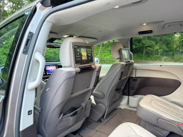 2017 Chrysler Pacifica Touring-L Plus
