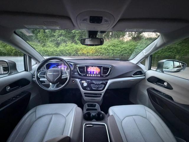 2017 Chrysler Pacifica Touring-L Plus