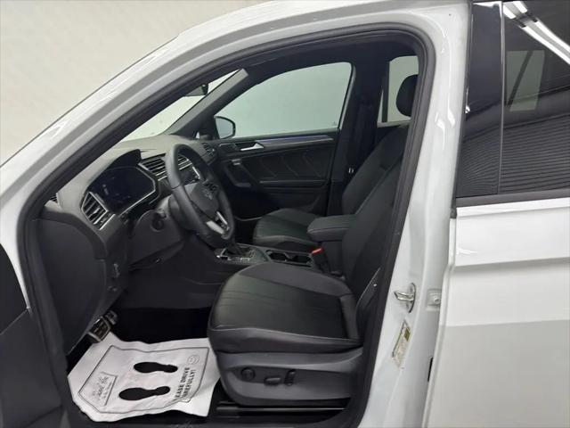 2024 Volkswagen Tiguan 2.0T SE R-Line Black