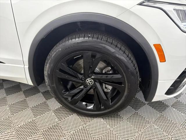 2024 Volkswagen Tiguan 2.0T SE R-Line Black