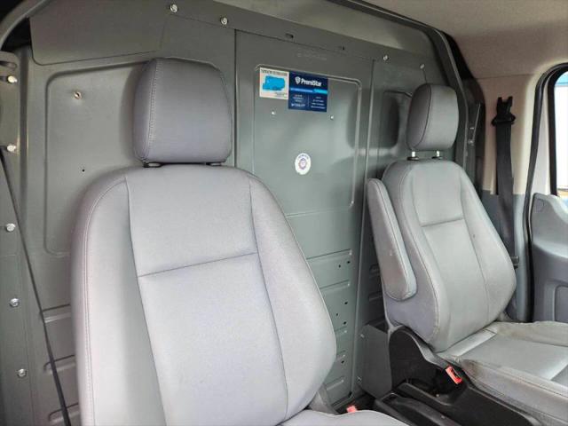 2015 Ford Transit w/60/40 Side Door w/LWB