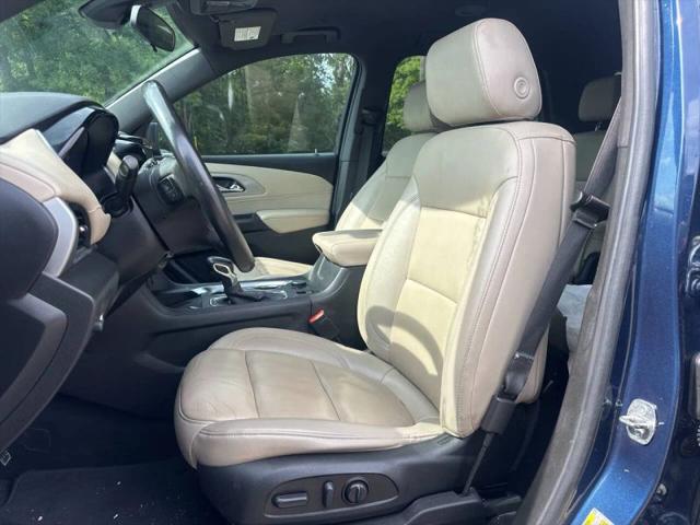2022 Chevrolet Traverse FWD LT Leather