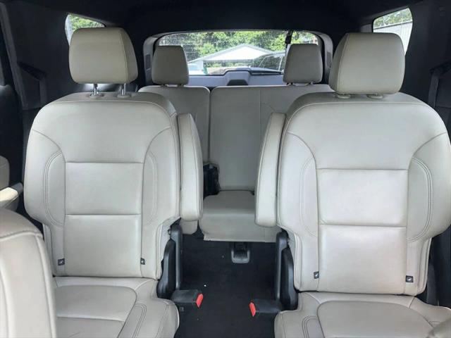 2022 Chevrolet Traverse FWD LT Leather