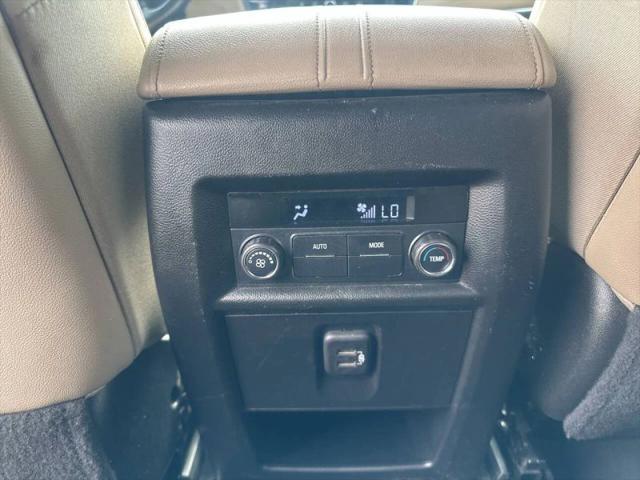 2022 Chevrolet Traverse FWD LT Leather