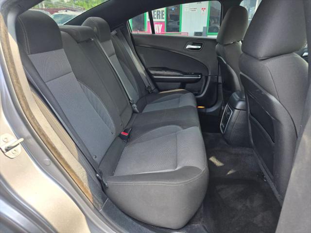 2017 Dodge Charger SE RWD