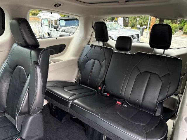 2018 Chrysler Pacifica Hybrid Limited