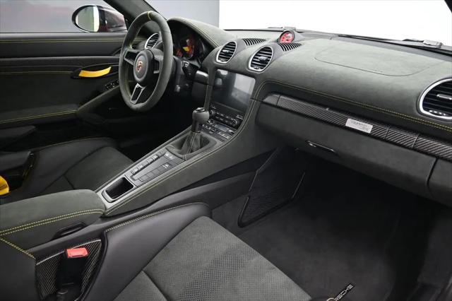 2025 Porsche 718 Cayman GT4 RS