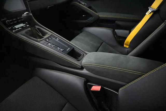 2025 Porsche 718 Cayman GT4 RS