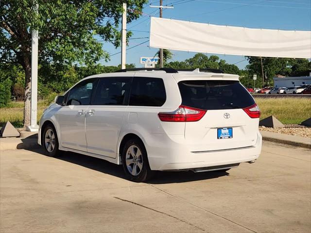 2019 Toyota Sienna LE 8 Passenger