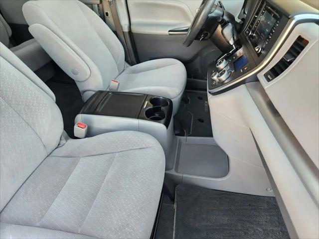 2019 Toyota Sienna LE 8 Passenger
