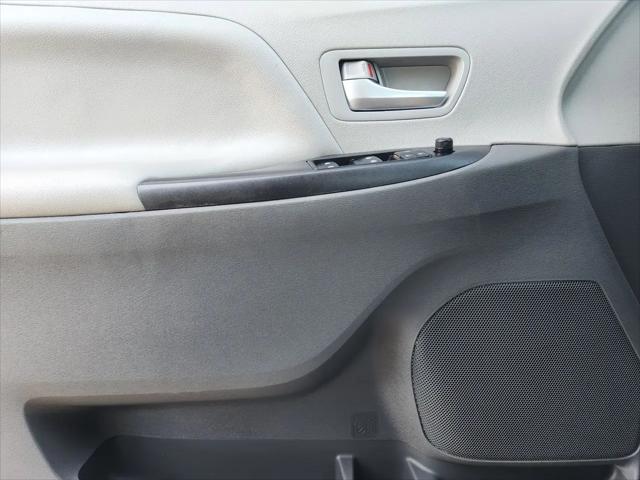 2019 Toyota Sienna LE 8 Passenger