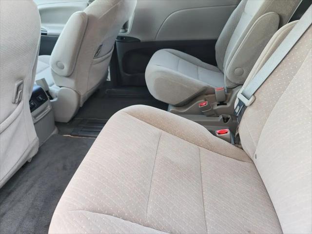 2019 Toyota Sienna LE 8 Passenger