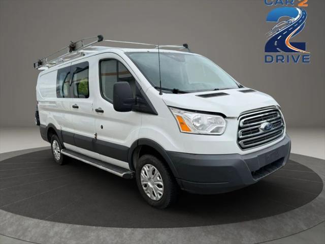 2017 Ford Transit w/60/40 Side Door w/RWB