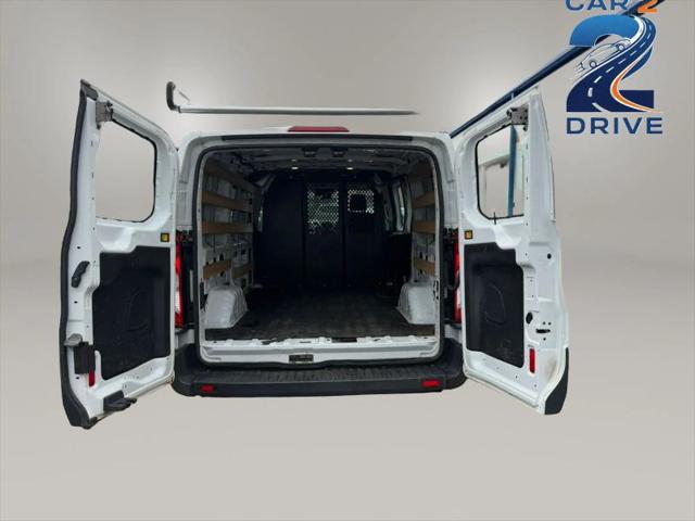 2017 Ford Transit w/60/40 Side Door w/RWB