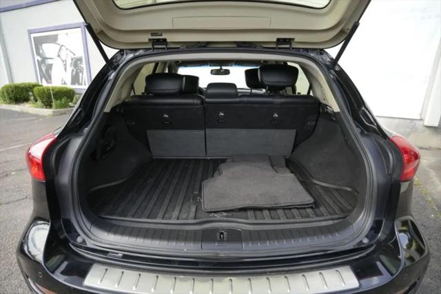 2016 INFINITI QX50 Base