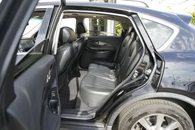 2016 INFINITI QX50 Base