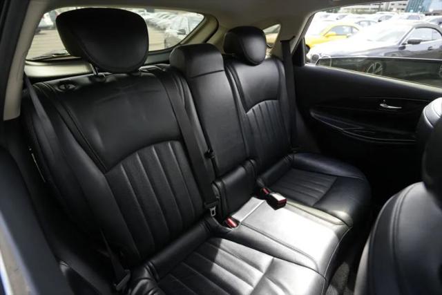2016 INFINITI QX50 Base
