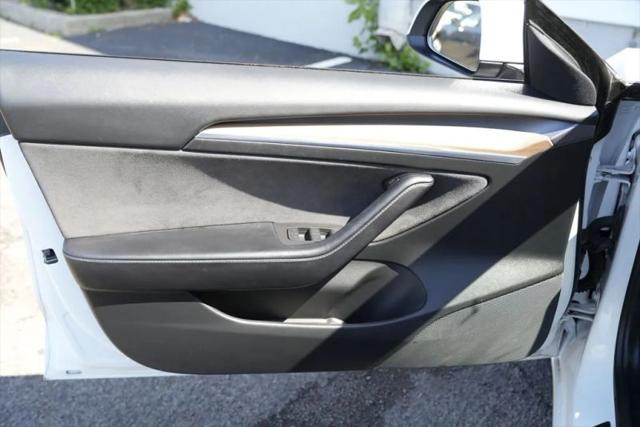 2021 Tesla Model 3 Standard Range Plus Rear-Wheel Drive