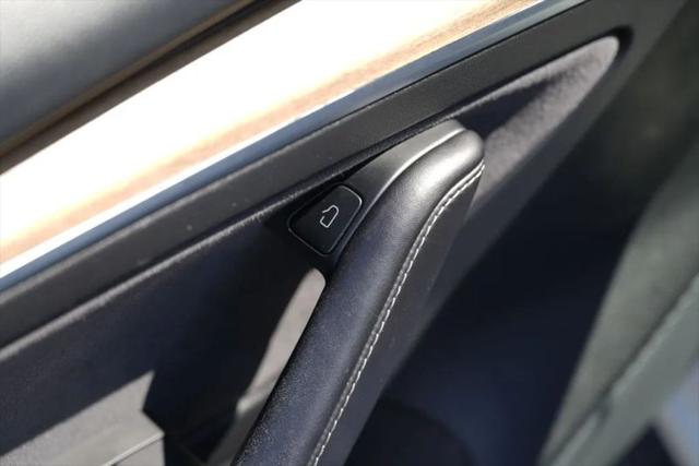 2021 Tesla Model 3 Standard Range Plus Rear-Wheel Drive