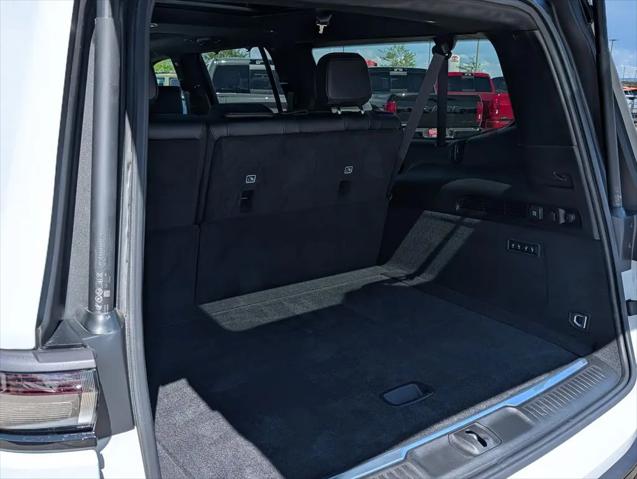 2026 Jeep Grand Wagoneer L Summit Obsidian 4x4