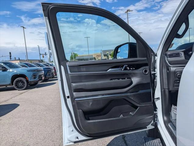 2026 Jeep Grand Wagoneer L Summit Obsidian 4x4