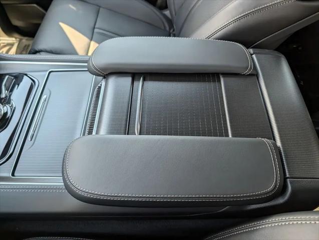 2026 Jeep Grand Wagoneer L Summit Obsidian 4x4