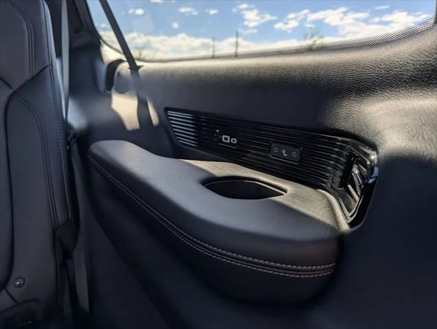 2026 Jeep Grand Wagoneer L Summit Obsidian 4x4