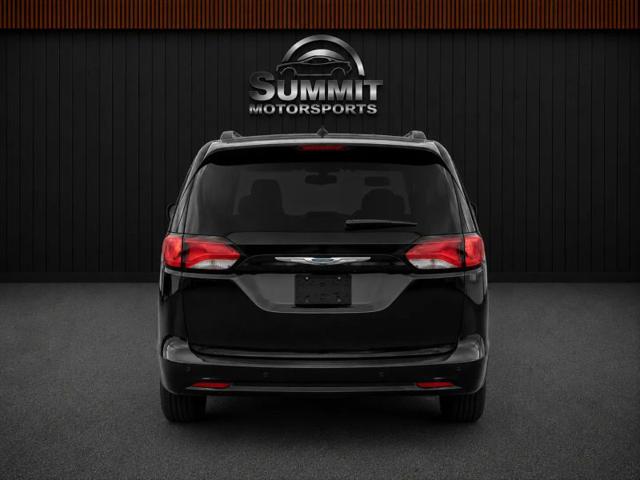 2021 Chrysler Voyager LXI